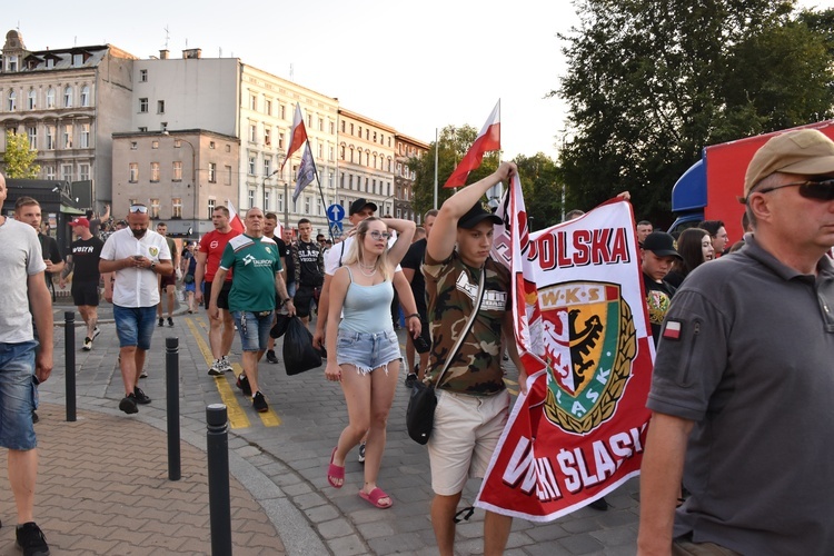 Marsz pamięci ku czci ofiar ludobójstwa na Wołyniu