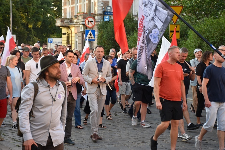 Marsz pamięci ku czci ofiar ludobójstwa na Wołyniu