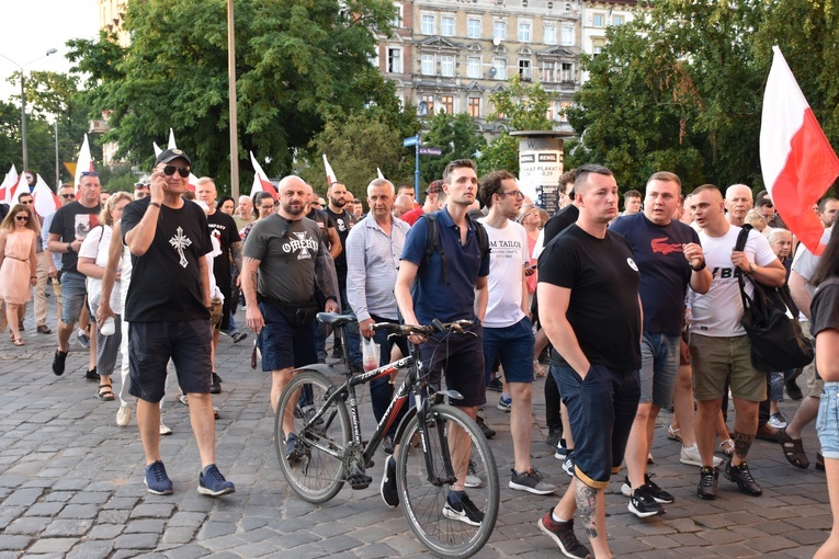 Marsz pamięci ku czci ofiar ludobójstwa na Wołyniu