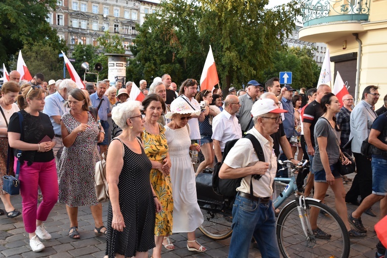 Marsz pamięci ku czci ofiar ludobójstwa na Wołyniu