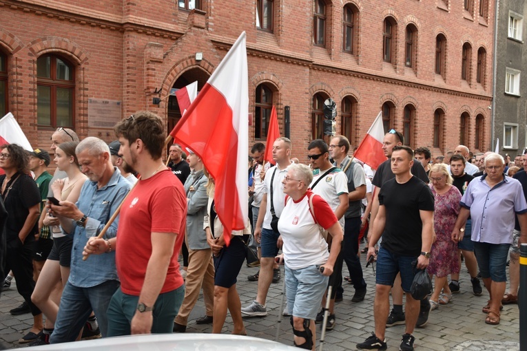 Marsz pamięci ku czci ofiar ludobójstwa na Wołyniu