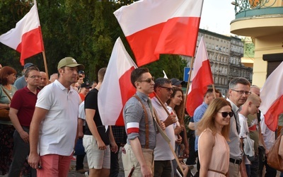 Upominali się o godny pochówek ofiar