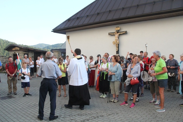 XI Międzynarodowa Pielgrzymka z Węgier do Łagiewnik dotarła do Piwnicznej