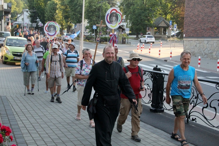 XI Międzynarodowa Pielgrzymka z Węgier do Łagiewnik dotarła do Piwnicznej