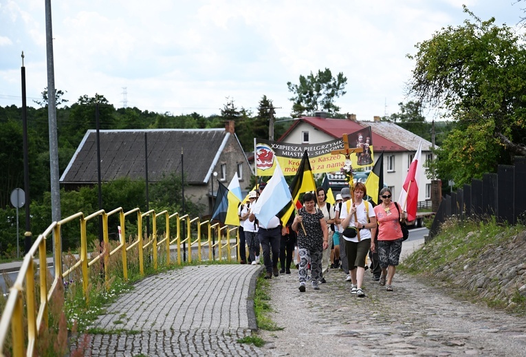 Pielgrzymka z Miastka do Sianowa