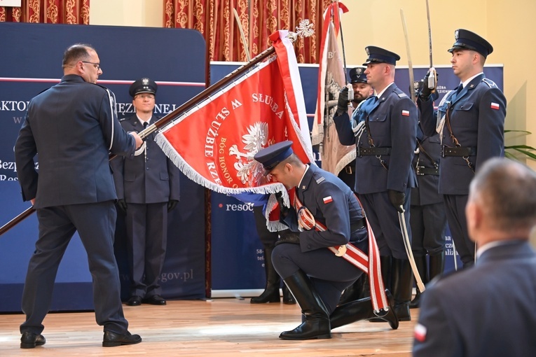 Poświęcenie i oddanie sztandaru Aresztu Śledczego w Świdnicy
