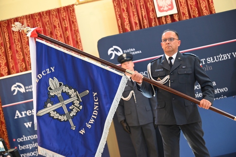 Poświęcenie i oddanie sztandaru Aresztu Śledczego w Świdnicy