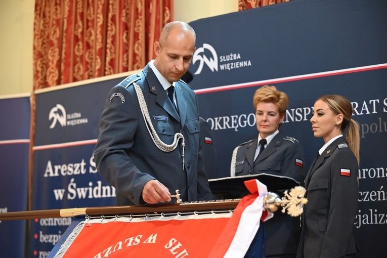 Poświęcenie i oddanie sztandaru Aresztu Śledczego w Świdnicy