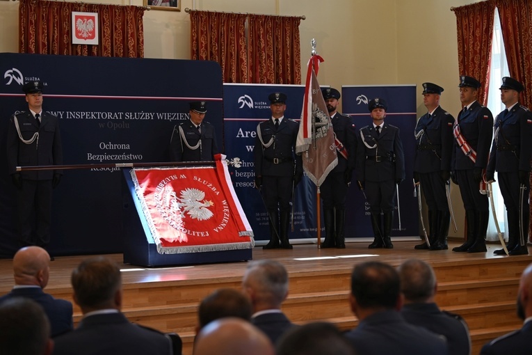 Poświęcenie i oddanie sztandaru Aresztu Śledczego w Świdnicy