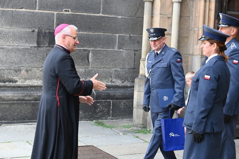 Poświęcenie i oddanie sztandaru Aresztu Śledczego w Świdnicy