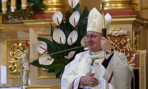 Słudzy radości - neoprezbiterzy u stóp Piety Hałcnowskiej