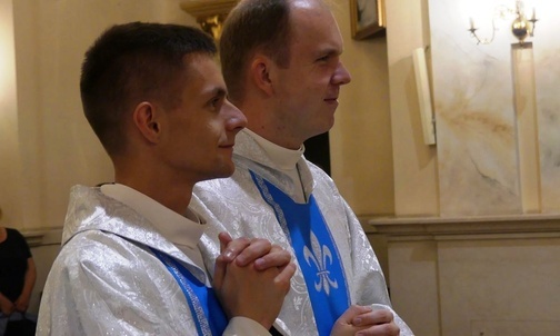 Słudzy radości - neoprezbiterzy u stóp Piety Hałcnowskiej