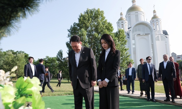 Prezydent Korei Płd. odwiedził Buczę, to pierwsza jego wizyta na Ukrainie