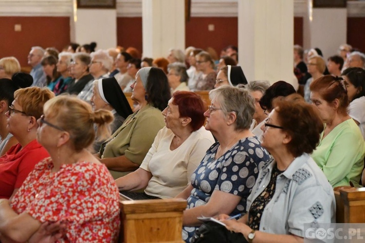 W Nowej Soli trwają rekolekcje z o. Johnem Bashoborą