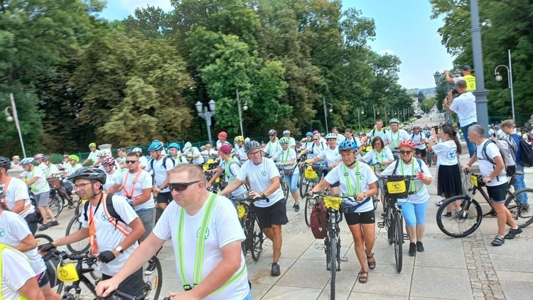 Wjazd pielgrzymów na Jasną Górę