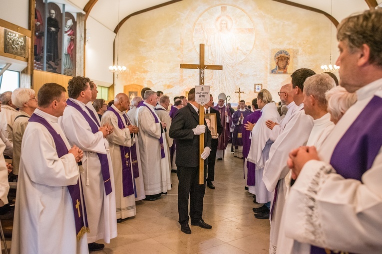 Ostatnie pożegnanie ks. dr. Alojzego Rotty