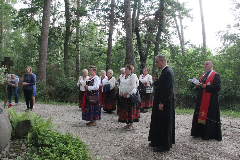 Pielgrzymka małopolskiej wsi do Zabawy