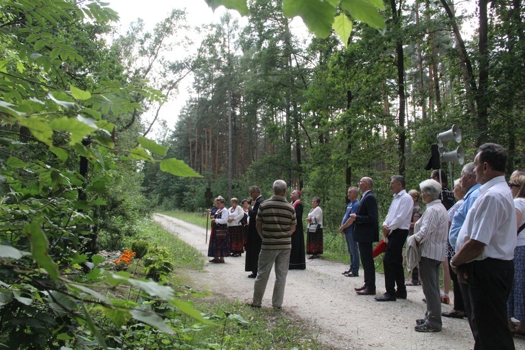 Pielgrzymka małopolskiej wsi do Zabawy