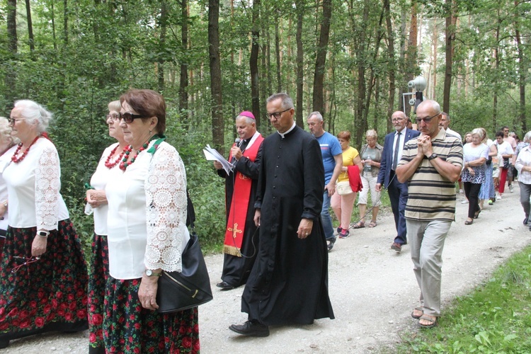 Pielgrzymka małopolskiej wsi do Zabawy