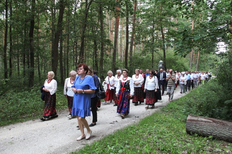 Pielgrzymka małopolskiej wsi do Zabawy