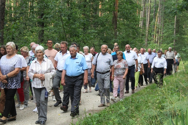 Pielgrzymka małopolskiej wsi do Zabawy