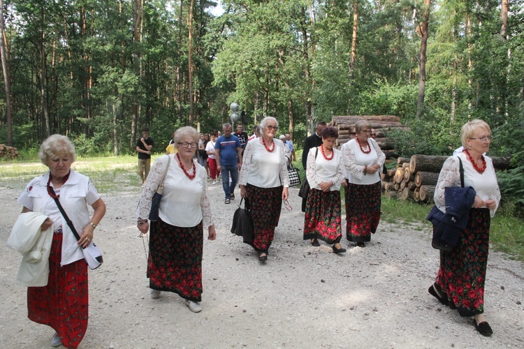 Pielgrzymka małopolskiej wsi do Zabawy