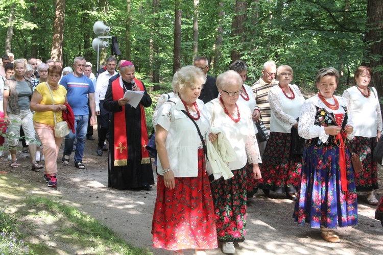 Pielgrzymka małopolskiej wsi do Zabawy