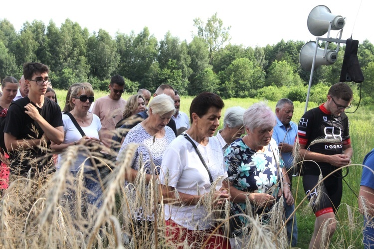 Pielgrzymka małopolskiej wsi do Zabawy