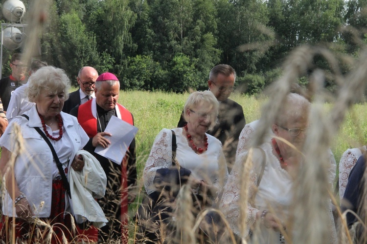 Pielgrzymka małopolskiej wsi do Zabawy