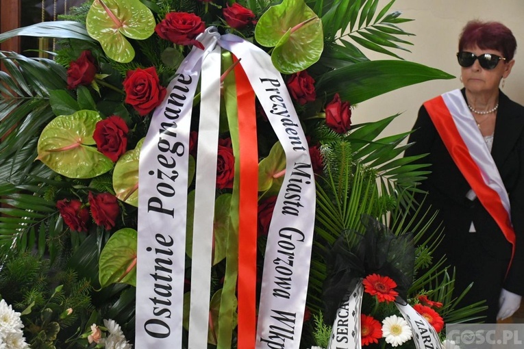 Gorzów Wlkp. Pogrzeb proboszcza oraz kapelana "Solidarności" i KS Stal Gorzów