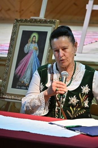 Wystawa tkactwa regionalnego Marii Naglak