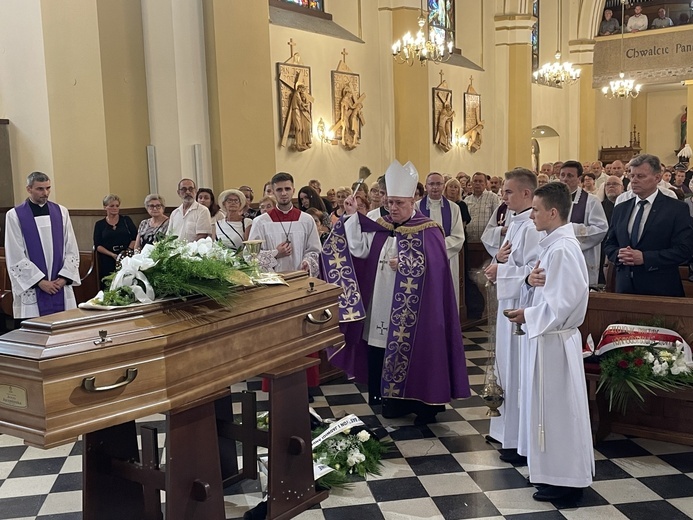 Ostatnie pożegnanie ks. kanonika Jerzego Jęczmionki