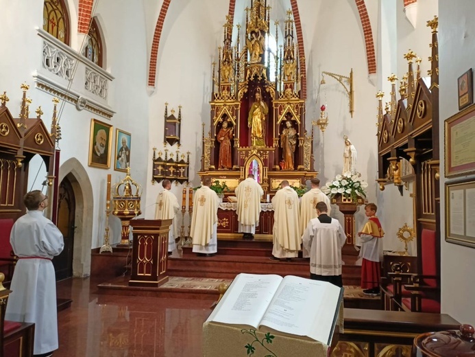 Z Dębna przez Szczepanów do Brzeska