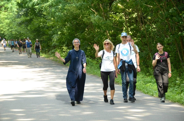 Z Dębna przez Szczepanów do Brzeska