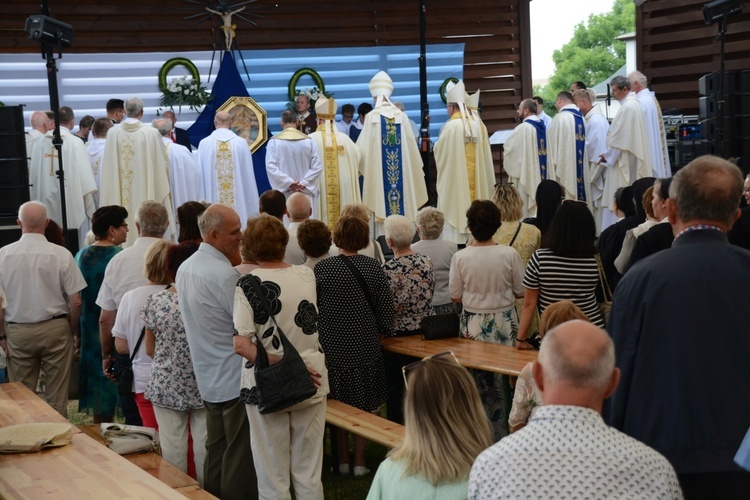 Koronacja obrazu Matki Bożej w Kietrzu