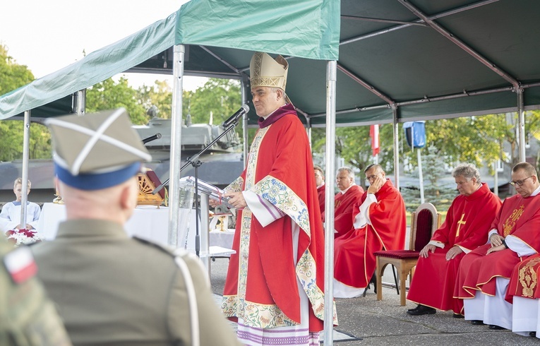 Msza św. na rozpoczęcie żołnierskiego świętowania