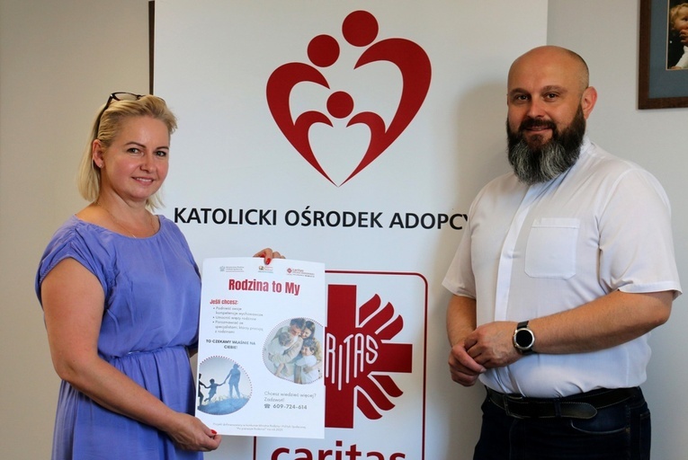 Ks. Damian Drabikowski i Elżbieta Stolarczyk zapraszają do udziału w przygotowanych wydarzeniach.