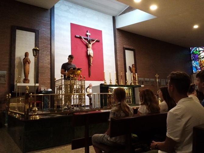 Młode Krościenko w drodze