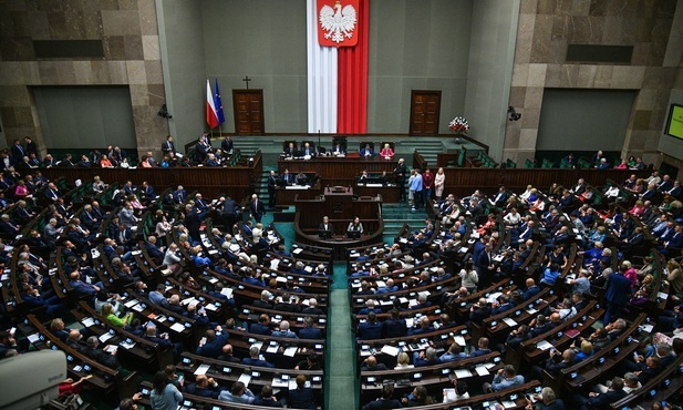 Sejm: Komisja ds. UE za prezydenckim projektem ustawy o współpracy władz ws. przewodnictwa Polski w Radzie UE