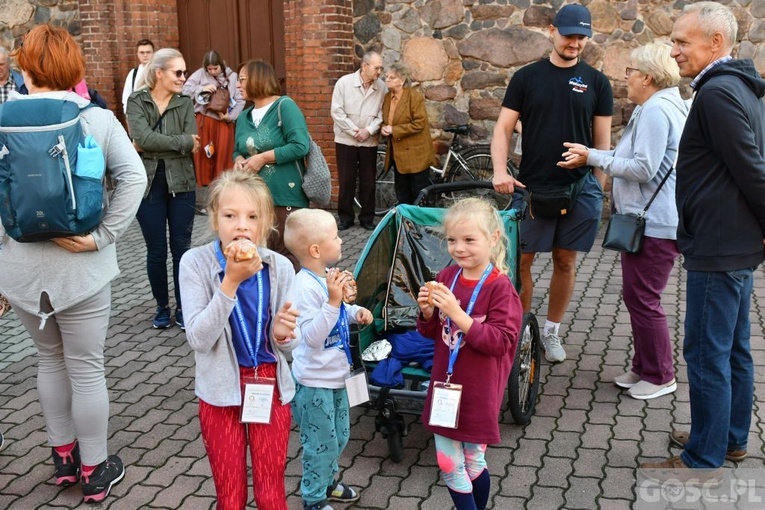 Z Rzepina na Jasną Górę