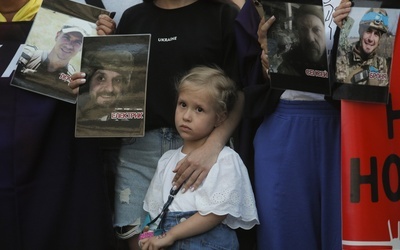 Matka żołnierza rannego w Ołeniwce: Czekam na dwóch synów - ciało starszego i trzymanego w niewoli młodszego