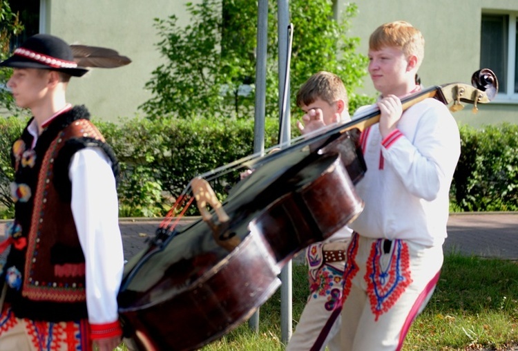 Parada folkloru w Opocznie