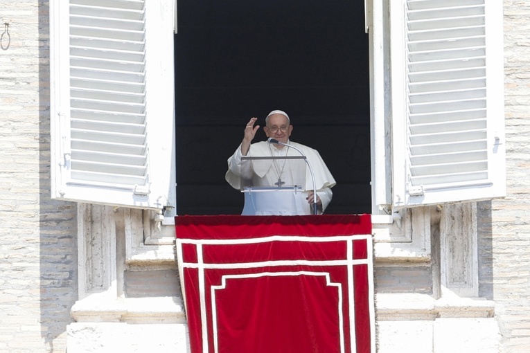 Papież modlił się w bazylice Matki Bożej Większej w intencji swej podróży do Portugalii