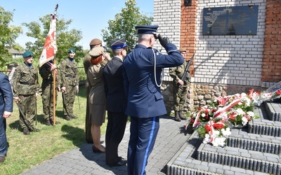 Aby ojczyzna nie zapomniała o swoich bohaterach