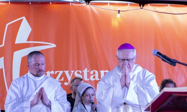 Bp Dajczak o Przystanku Jezus: Najpierw trzeba słuchać. Im więcej pretensji i złości, tym więcej miłości potrzeba  