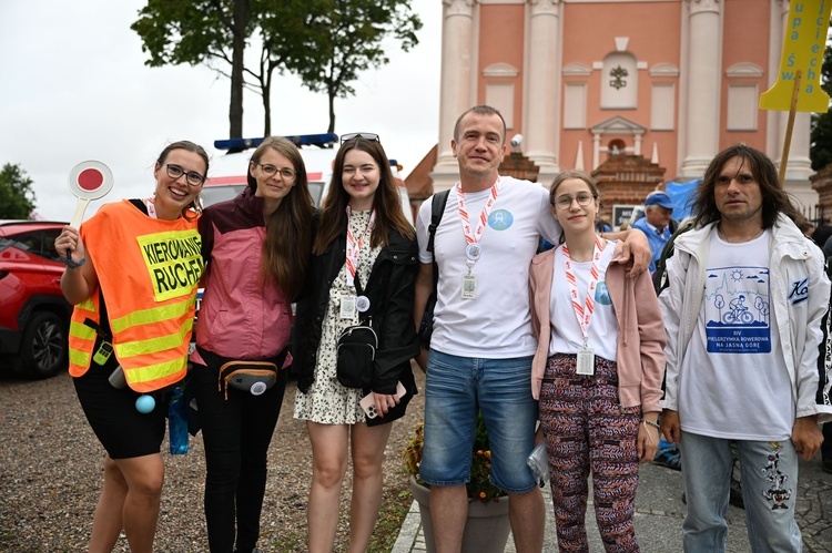 Wyjście pielgrzymki na Jasną Górę