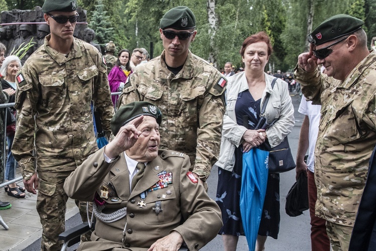 Godzina "W" przy Gloria Victis na Powązkach