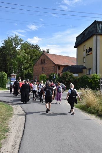 PPW2023. Drugi dzień wędrówki pielgrzymów z Góry