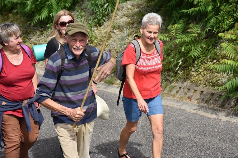 PPW2023. Drugi dzień wędrówki pielgrzymów z Góry