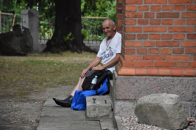 PPW2023. Drugi dzień wędrówki pielgrzymów z Góry